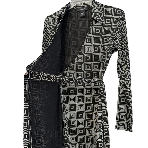๐ค Vintage Mod Wrap Dress | Black White Geometric Print | Size XS - Picture 3 of 6